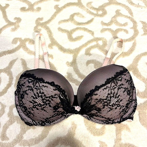 Victoria’s Secret bra 32D - Picture 1 of 4
